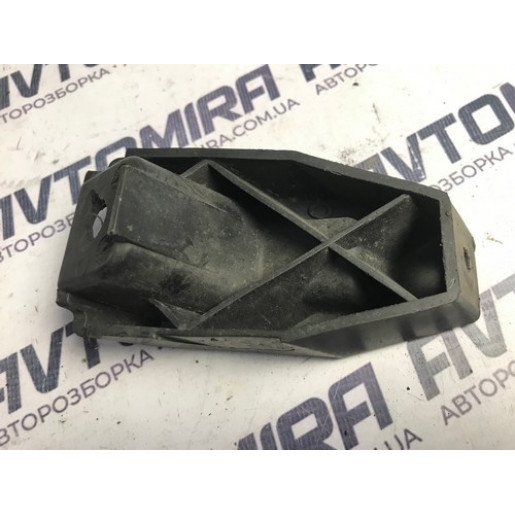 Кронштейн заднего бампера Ford Focus 3 HB 2011-2014 BM51A17B918AC
